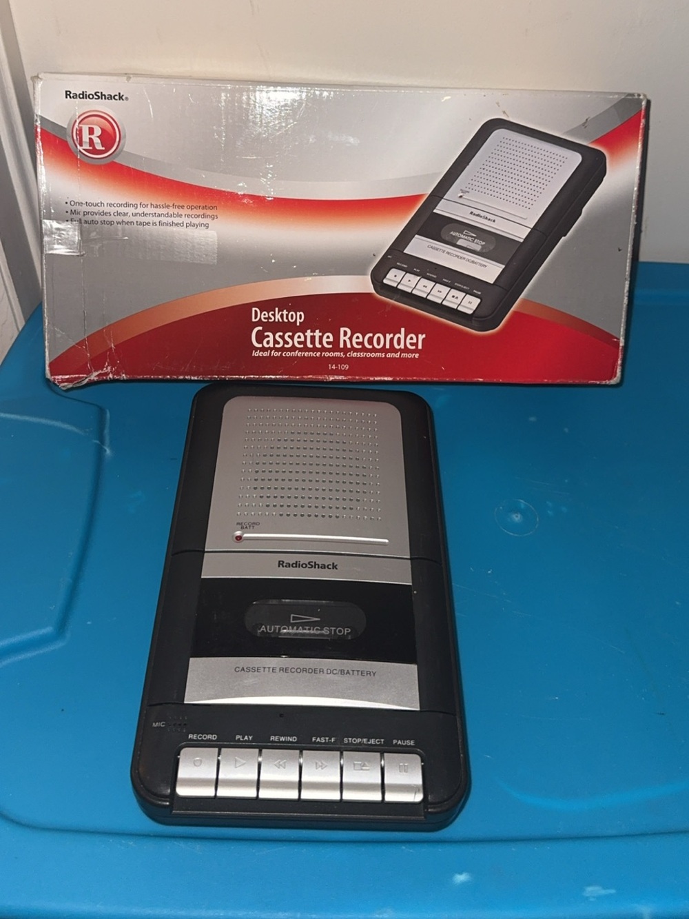 RadioShack 14-109 Desktop Cassette Recorder Built-in Speaker Headphone Jack